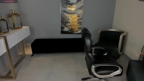 Snapshot of mileycruz_ chatting on 11/08/25, 07:23 Miley Cruz IG miley model23 online show from 11/08/25, 07:23