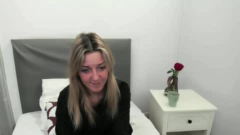 Snapshot of mileytop chatting on 02/04/26, 09:20 MileyTop online show from 02/04/26, 09:20