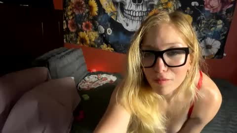 Snapshot of milf4everjenna chatting on 02/20/26, 04:09 milf4everjenna online show from 02/20/26, 04:09