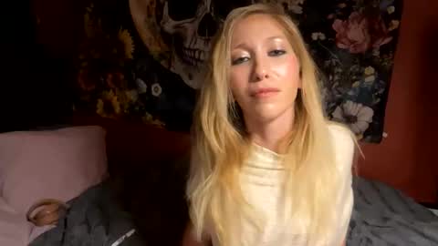 Snapshot of milf4everjenna chatting on 02/25/26, 04:11 milf4everjenna online show from 02/25/26, 04:11