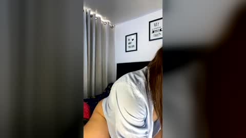 Snapshot of milf__pretty chatting on 07/21/26, 01:46 Melissa online show from 07/21/26, 01:46
