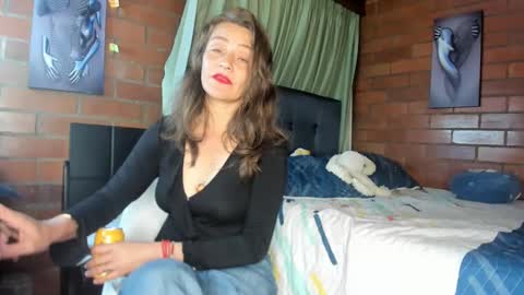 Victoria  online show from 02/08/25, 12:28