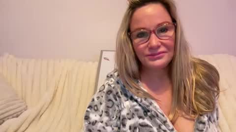 MIlf Goddess online show from 03/08/25, 04:56