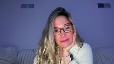 Snapshot of milf_goddess chatting on 03/10/25, 06:16 MIlf Goddess online show from 03/10/25, 06:16