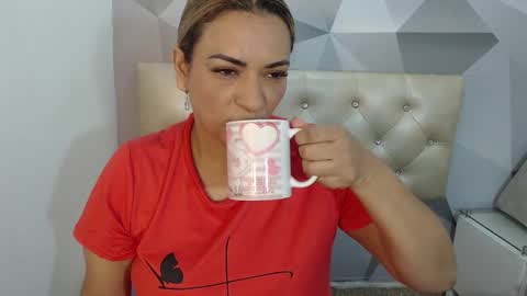 milf_hugeboobs online show from 01/17/26, 10:42