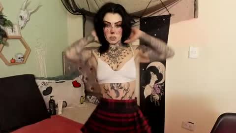 Snapshot of milf_onlyseduction chatting on 06/16/26, 01:36 Isabella online show from 06/16/26, 01:36