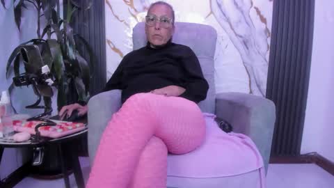  milf sikiu  online show from 05/31/26, 11:17