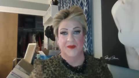 milf_ts_bitch online show from 12/14/25, 03:23