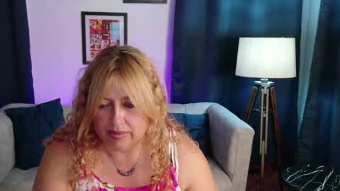 Snapshot of milfarlet chatting on 05/02/26, 02:00 Arlet online show from 05/02/26, 02:00