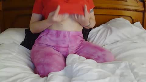 MilfyTitts online show from 10/28/25, 03:14