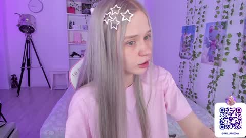 Snapshot of miliameow chatting on 12/25/24, 04:44 Milia online show from 12/25/24, 04:44