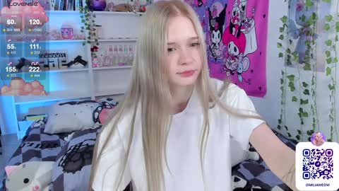 Snapshot of miliameow chatting on 02/04/25, 01:23 Milia online show from 02/04/25, 01:23