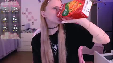 Milia online show from 12/05/25, 06:44