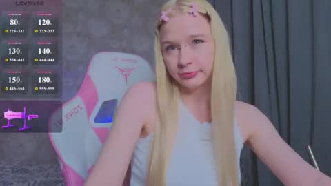 Snapshot of miliameow chatting on 05/24/26, 11:54 Milia online show from 05/24/26, 11:54