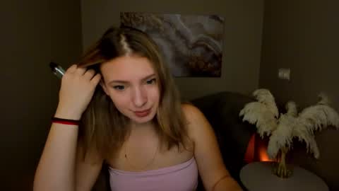 milinafox online show from 09/29/25, 03:55