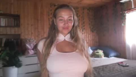 milk_bunny_ online show from 07/02/26, 11:16
