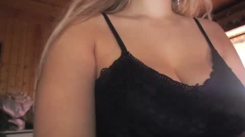milk_bunny_ online show from 07/14/26, 11:38