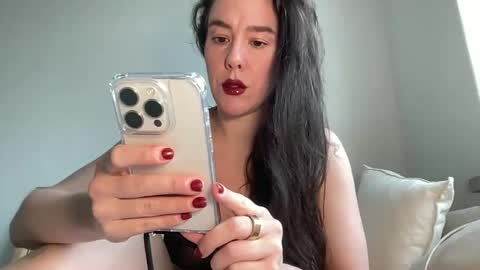 Snapshot of milkandhoneylullabies chatting on 02/20/25, 07:34 Milk online show from 02/20/25, 07:34