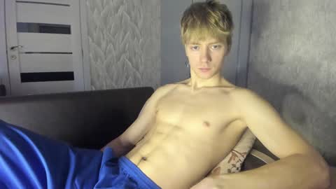 Snapshot of milkiwy chatting on 01/21/25, 05:49 Isaac online show from 01/21/25, 05:49