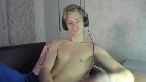 Snapshot of milkiwy chatting on 01/29/25, 06:22 Isaac online show from 01/29/25, 06:22