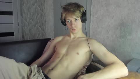 Snapshot of milkiwy chatting on 01/31/25, 06:02 Isaac online show from 01/31/25, 06:02