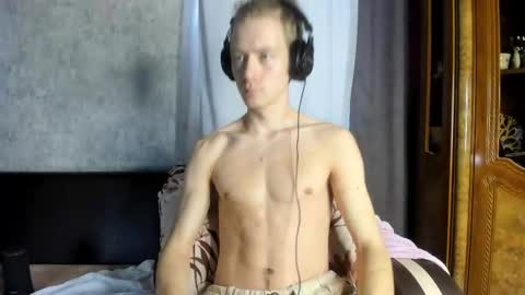 Snapshot of milkiwy chatting on 11/10/25, 06:45 Isaac online show from 11/10/25, 06:45