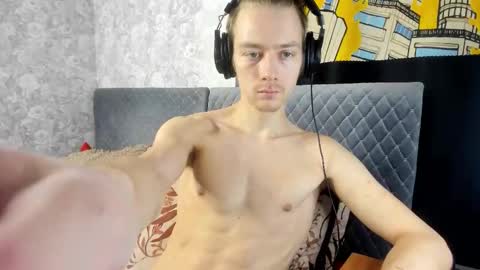 Snapshot of milkiwy chatting on 11/17/25, 06:41 Isaac online show from 11/17/25, 06:41