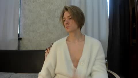 Snapshot of milkiwy chatting on 12/14/25, 09:36 Isaac online show from 12/14/25, 09:36