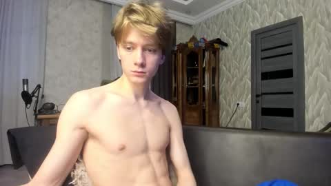 Snapshot of milkiwy chatting on 02/08/26, 04:49 Isaac online show from 02/08/26, 04:49