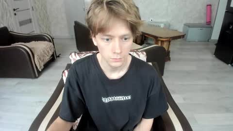 Snapshot of milkiwy chatting on 02/13/26, 05:14 Isaac online show from 02/13/26, 05:14