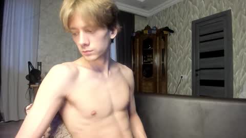 Snapshot of milkiwy chatting on 02/15/26, 04:31 Isaac online show from 02/15/26, 04:31