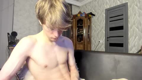 Snapshot of milkiwy chatting on 03/04/26, 06:25 Isaac online show from 03/04/26, 06:25