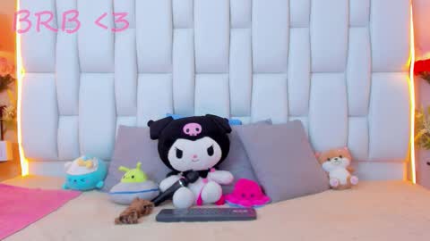 Snapshot of milkwhore1 chatting on 09/12/25, 12:16 Michelle online show from 09/12/25, 12:16