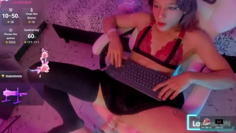 Snapshot of milkwhore1 chatting on 01/05/26, 08:01 Michelle online show from 01/05/26, 08:01