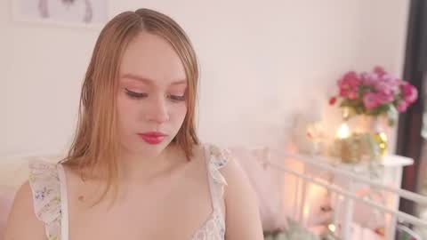 milky_0 online show from 04/13/26, 05:29