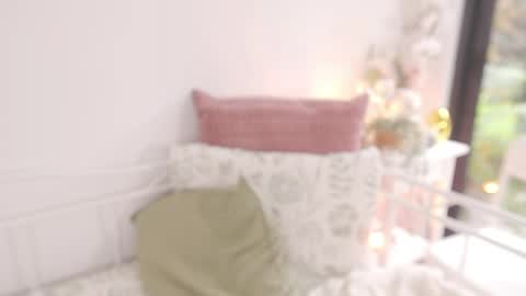milky_0 online show from 06/05/26, 07:19
