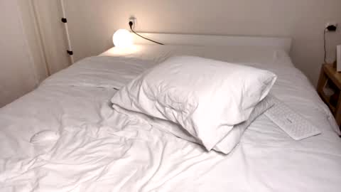 Snapshot of milky__way_ chatting on 12/22/24, 04:59 milky__way_ online show from 12/22/24, 04:59