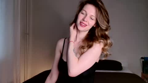 Snapshot of milky__way_ chatting on 10/30/25, 12:50 milky__way_ online show from 10/30/25, 12:50