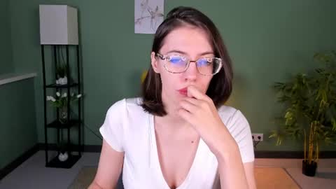 Eva online show from 06/18/26, 04:35