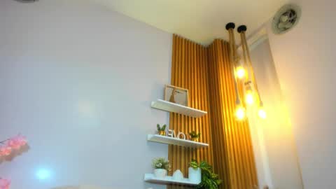 Sofia  online show from 12/03/25, 05:33