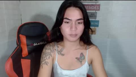 Snapshot of milkycumnel23 chatting on 12/20/24, 12:05 NEL 23 online show from 12/20/24, 12:05