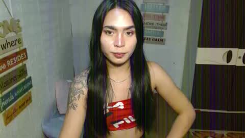 Snapshot of milkycumnel23 chatting on 11/12/25, 02:28 NEL 23 online show from 11/12/25, 02:28