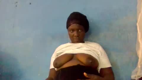 milkyebony254 online show from 09/17/25, 08:05