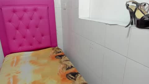 milkyway_18 online show from 09/27/25, 02:33