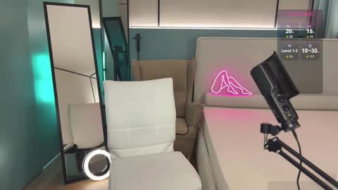 Snapshot of milla_kuni chatting on 12/29/24, 07:00 Mila online show from 12/29/24, 07:00