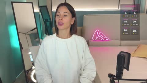 Snapshot of milla_kuni chatting on 02/18/25, 10:25 Mila online show from 02/18/25, 10:25