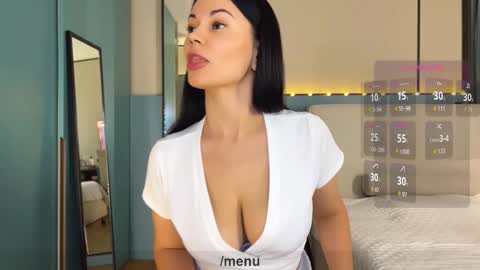 Snapshot of milla_kuni chatting on 11/07/25, 06:52 Mila online show from 11/07/25, 06:52