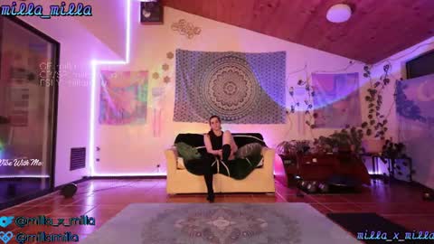 milla_milla online show from 07/12/26, 05:09