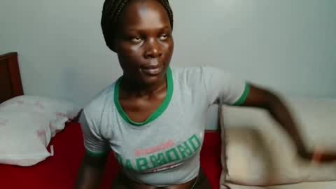 Snapshot of milla_nova chatting on 11/16/25, 12:44 nova online show from 11/16/25, 12:44