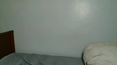 Snapshot of milla_nova chatting on 11/19/25, 01:38 nova online show from 11/19/25, 01:38